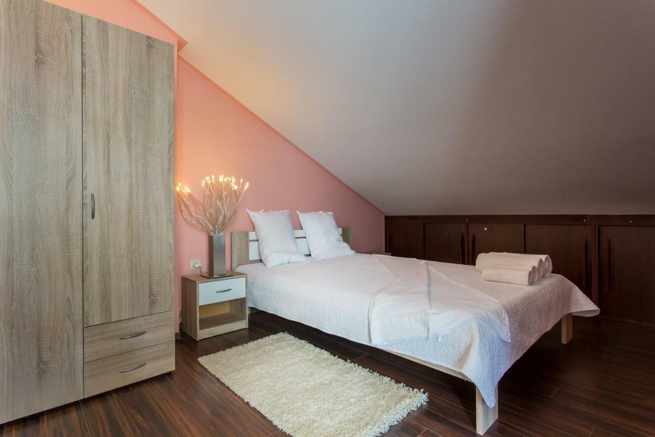 Apartments Tb Порат Екстер'єр фото