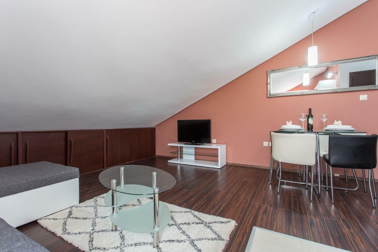 Apartments Tb Порат Екстер'єр фото